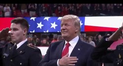 POGLEDAJTE SNIMKU Je li Trump zaboravio riječi američke himne?