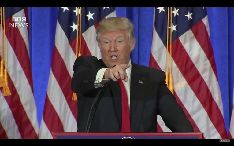 Što mislite, tko je pljeskao Trumpu dok je ušutkavao novinare na pressici?
