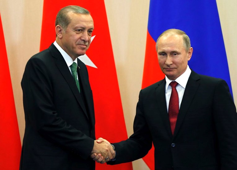 Putin kaže da se dogovorio s Trumpom i Erdoganom o Siriji, uspostavit će "sigurne zone"