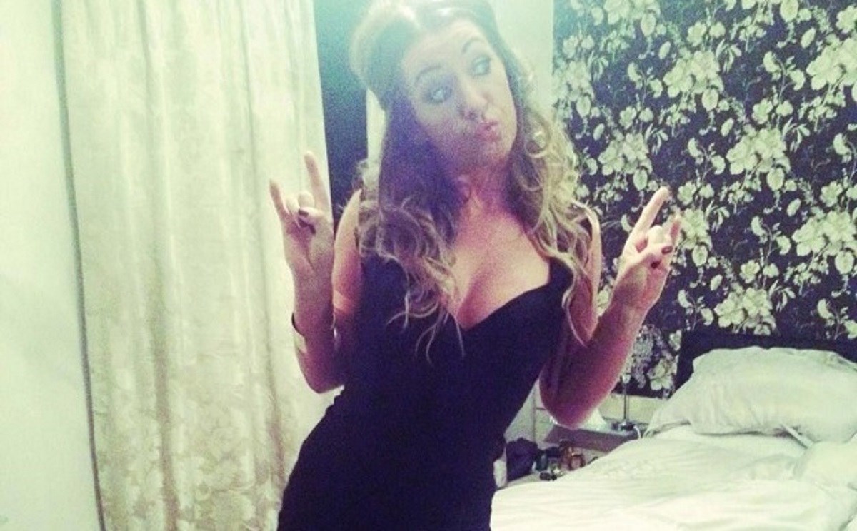 FOTO Vidite li nešto neprimjereno na selfiejima zbog kojih je učiteljica morala dati otkaz?