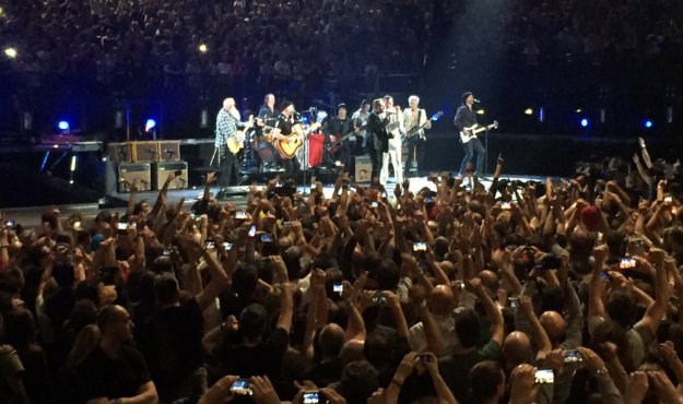Protiv terorista se bore glazbom: U2 i Eagles of Death Metal nastupili zajedno i poslali snažnu poruku