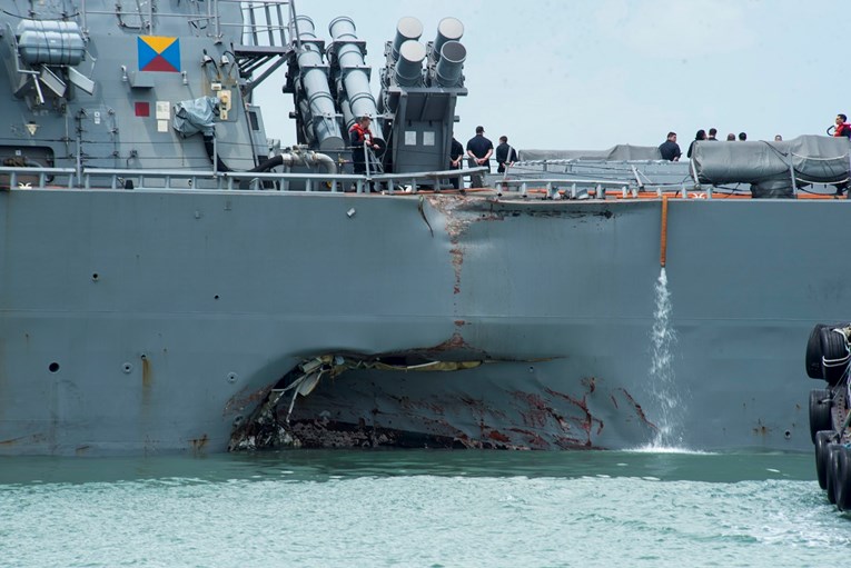 Američki senator McCain: Za pomorske nesreće je kriv prekovremeni rad mornara