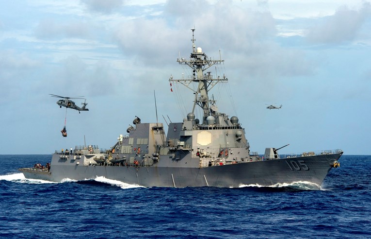 NOVA PROVOKACIJA SAD poslale ratni razarač u Južno kinesko more