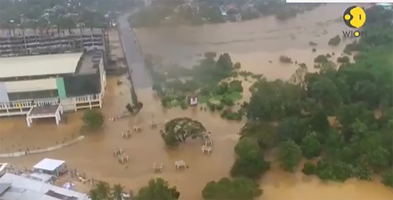 Tajfun opustošio Filipine: 230 mrtvih, stotine nestalih, razoreni domovi, nestala cijela sela...