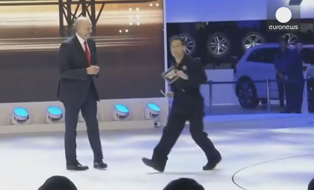 Britanski komičar upropastio VW-ovu konferenciju za novinare