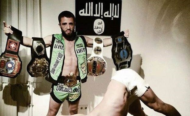 Bivši svjetski Muay Thai prvak pogubljen jer je htio pobjeći iz ISIL-ove vojske
