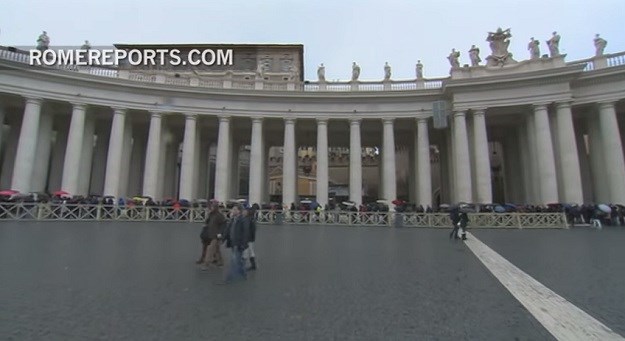 Papina inicijativa: Vatikan beskućnicima omogućio tuširanje i čisto rublje