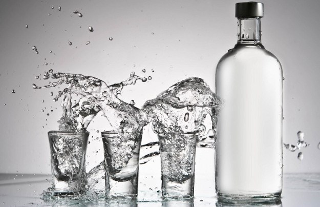 Masna koža? Napravi tonik za lice od vodke!
