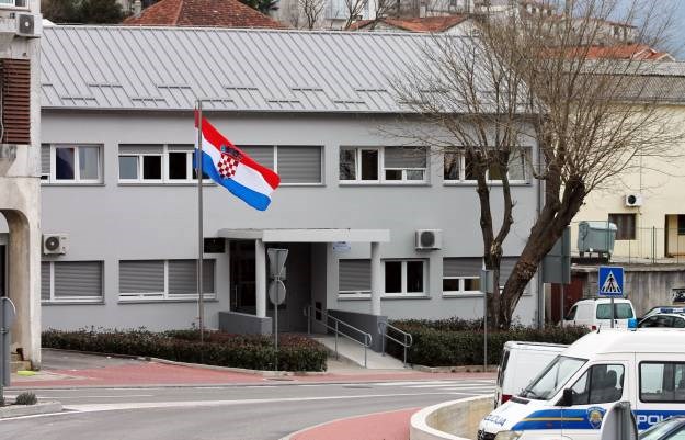 Vrgorac dobio Centar za prihvat ilegalnih migranata u čiju je adaptaciju uloženo milijun i pol kuna
