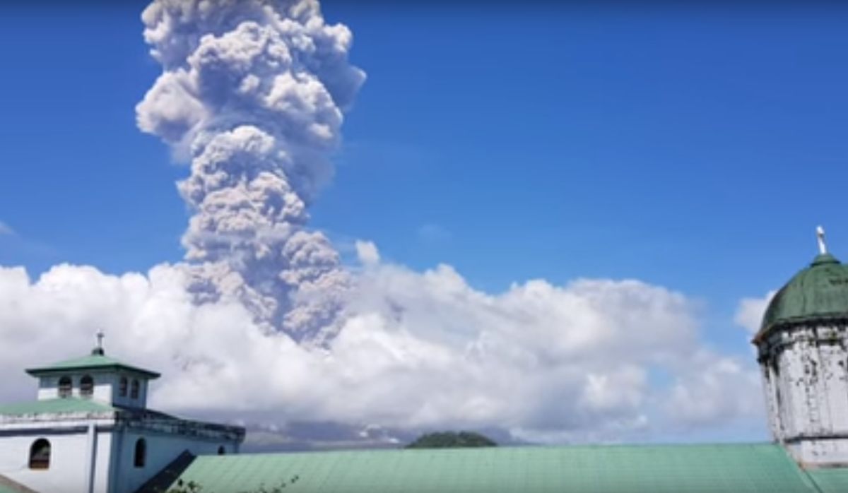 Opasnost od erupcije vulkana na Filipinima, evakuirano više od 27.000 ljudi