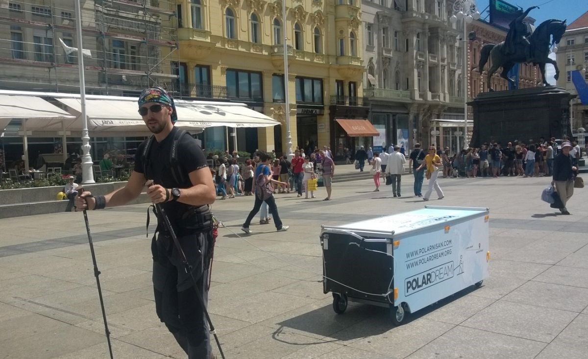 VIDEO Davor Rostuhar najavio turneju po Hrvatskoj, podržao ga Robert Knjaz urnebesnom snimkom