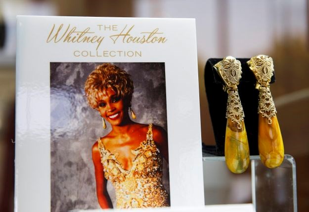 Vjenčanica, tenisice i brojne sitnice Whitney Houston prodane za pola milijuna dolara