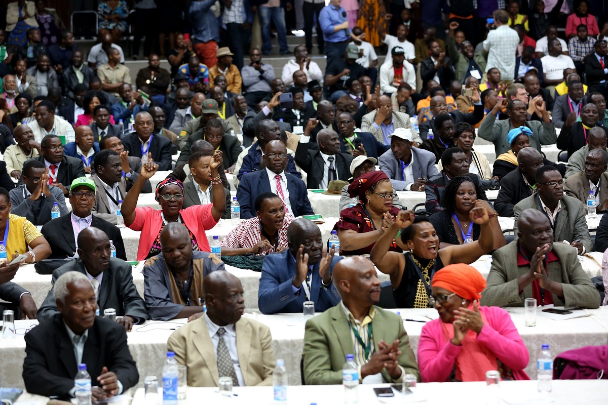 Parlament Zimbabvea počeo sjednicu o razrješenju predsjednika Mugabea
