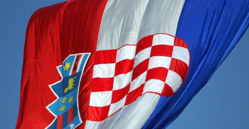 Uništena hrvatska zastava kod Neuma