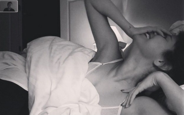 Adios Justin: DJ Zedd na Instagramu objavio sliku Selene Gomez u krevetu