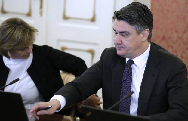 Vlada struju poskupila svima da bi dala ugroženima