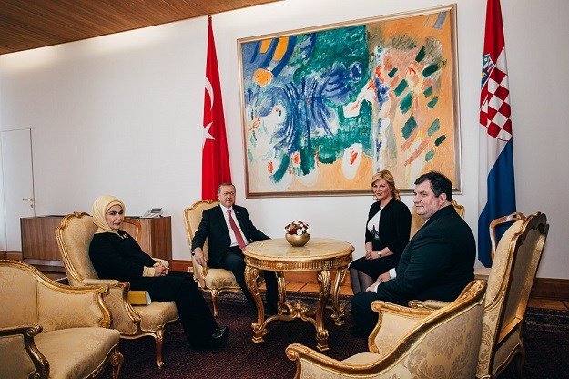FOTO Erdogan na sastanku kod Kolinde: Pogledajte kako je izgledao svečani doček na Pantovčaku