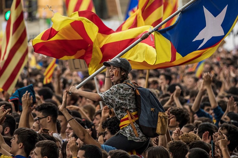 Španjolska sutra ukida autonomiju Kataloniji, slijede novi masovni prosvjedi