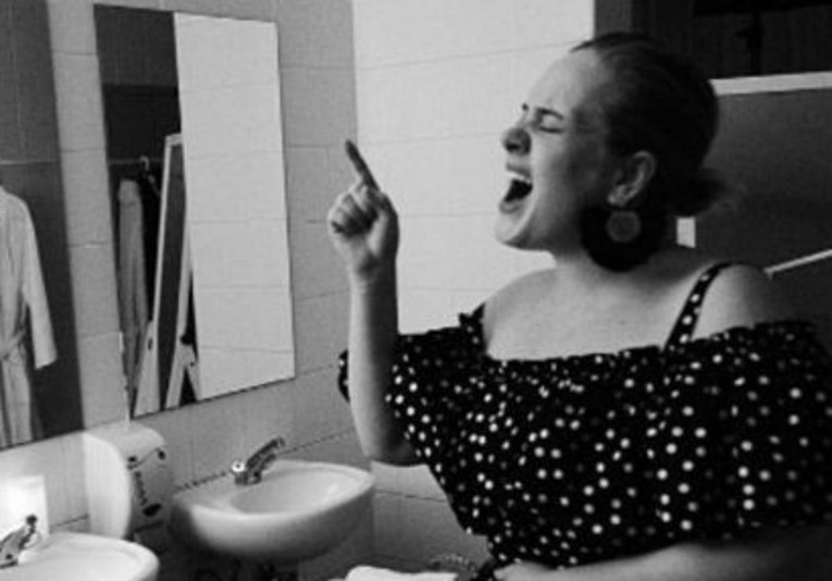 Adele fotografijom na Instagramu potaknula glasine o trudnoći