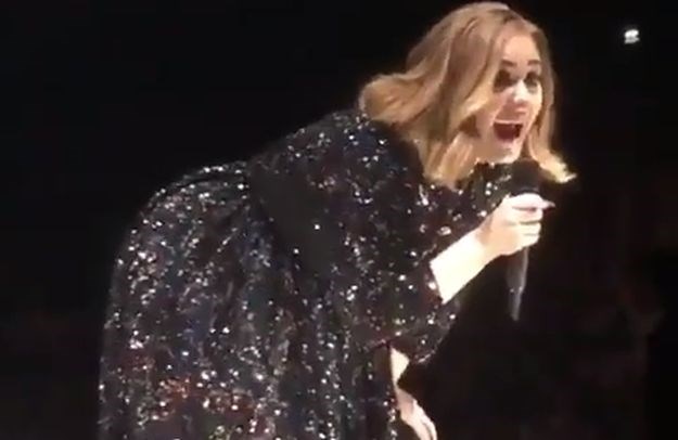 Adele pokazala kako se twerka: "Guza mi je tako ogromna da će mi slomiti leđa!"
