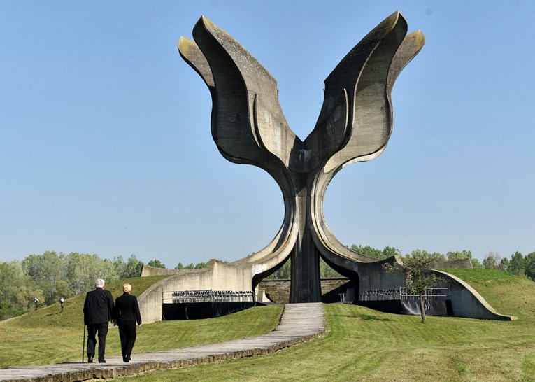 Kolinda i Čičak otišli u Jasenovac