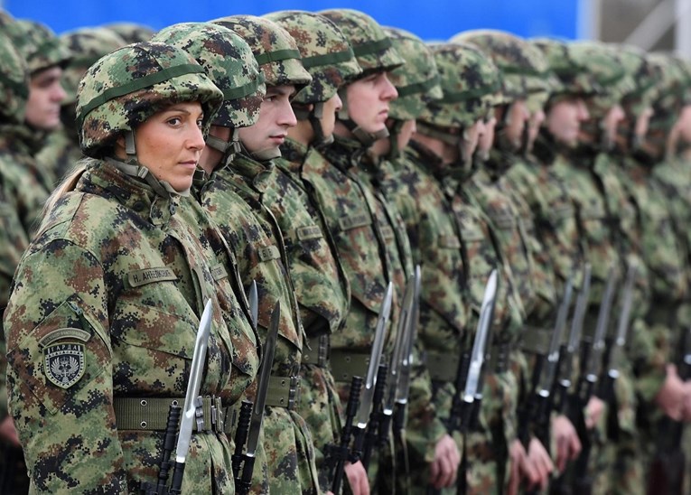 U Srbiji će vojska pomagati u borbi za povećanje nataliteta