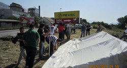Radnici pred Adria čelikom podigli šator: Ne odlazimo dok ne dobijemo svoje plaće