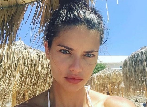 FOTO Adriana Lima na ljetovanju ponovno uživa u srpskom društvu