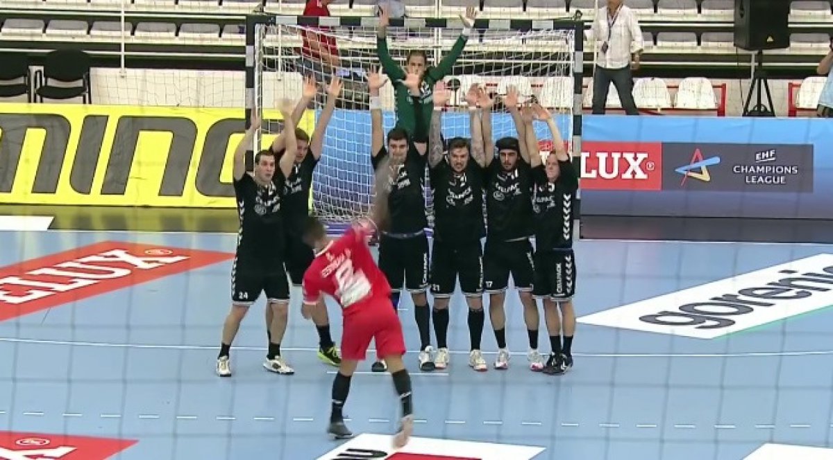 Hrvatski vratar primio gol kakav se rijetko viđa: Da stvar bude gora, bio je to odlučujući gol