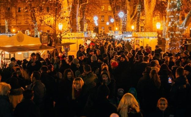 VIDEO Zrinjevac danas pali svoje lampice - počinje Advent u Zagrebu