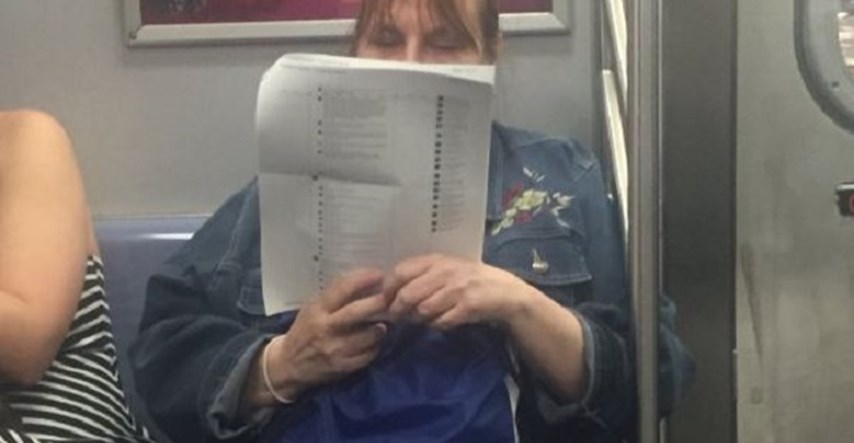 Scena koja je začudila mnoge: Nećete vjerovati što je ova žena čitala u metrou