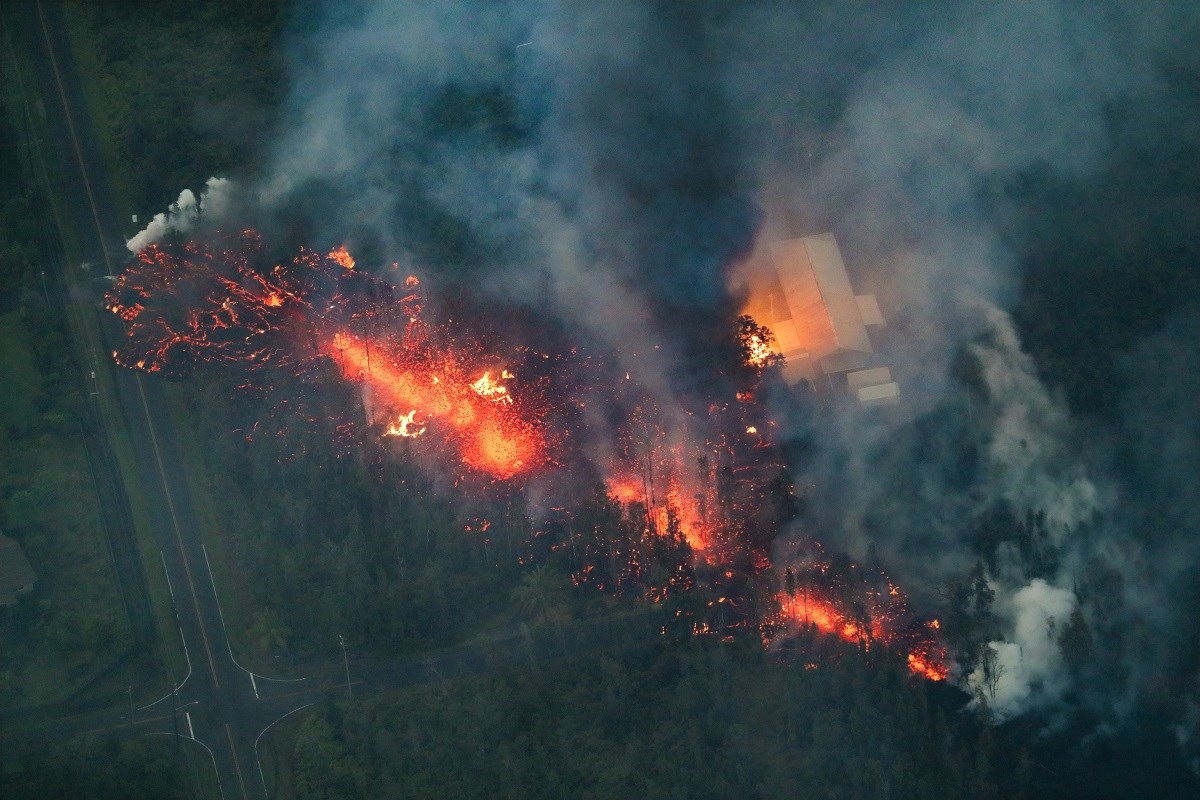 HAVAJI POD UZBUNOM Lava uništila kuće, siloviti potres pojačao erupcije