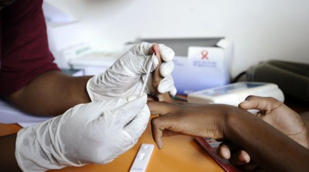Britanski stručnjaci homoseksualcima žele preventivno davati lijekove protiv HIV-a