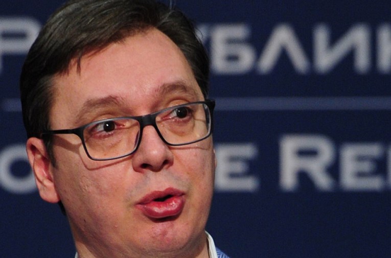 Vučić obećao da će se povući s mjesta premijera ako izgubi na  izborima