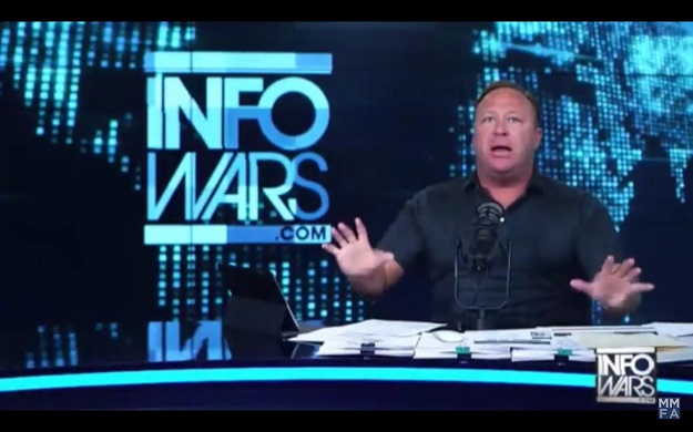 Mislili ste da kampanja ne može biti luđa? Voditelj Alex Jones kaže da je Clinton demon iz pakla