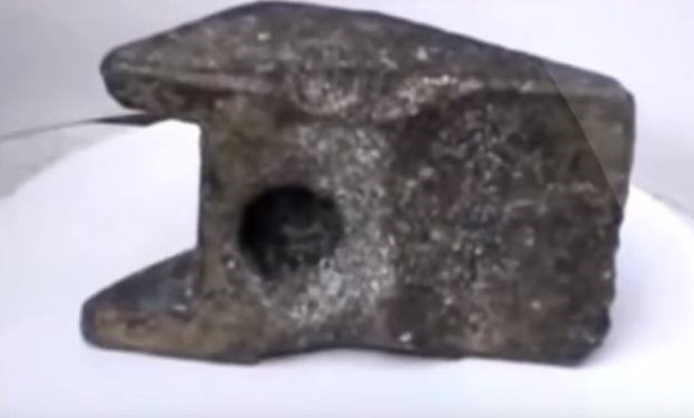 Dokazuje li ovaj misteriozni komad metala da su vanzemaljci doista posjetili Zemlju?