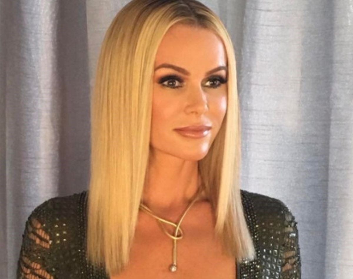 FOTO Slavna voditeljica došla u emisiju s dekolteom do pupka: "Odjenula si se kao striptizeta"