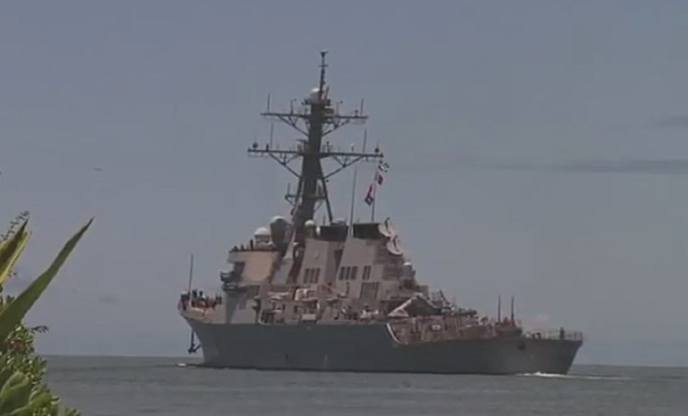 Kina tvrdi da je američki razarač ušao u njihovo more, kažu da će napraviti "potrebne mjere". Što im to znači?
