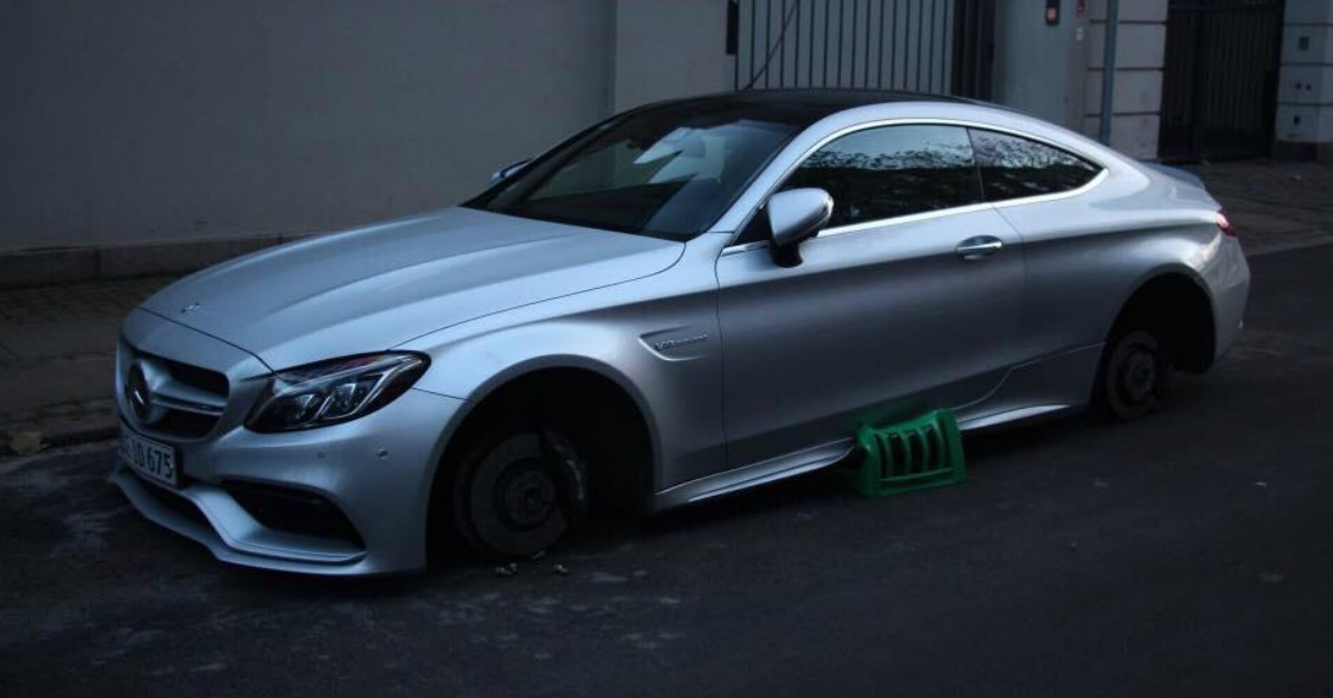 FOTO Felge su već u prodaji, a Mercedes stoji na gajbama