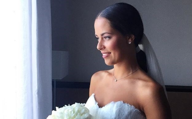Ništa od skromne svadbice: Ana Ivanović pokazala raskošnu vjenčanicu za crkveno vjenčanje