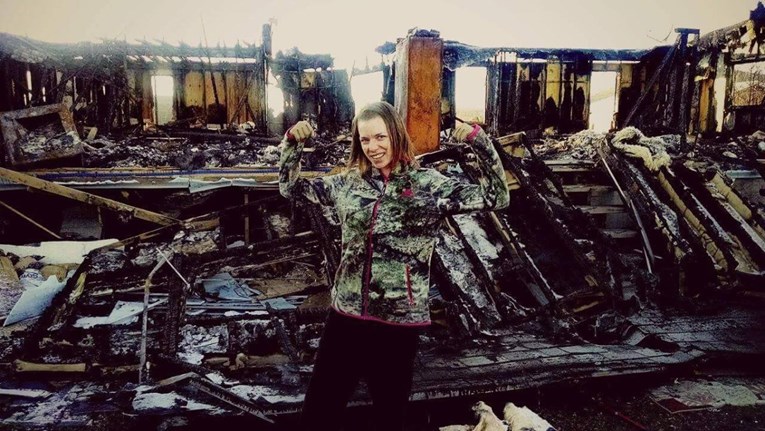 Majka Hrabrost: Uletjela u vatrenu stihiju i puzala kroz požar kako bi spasila kćer