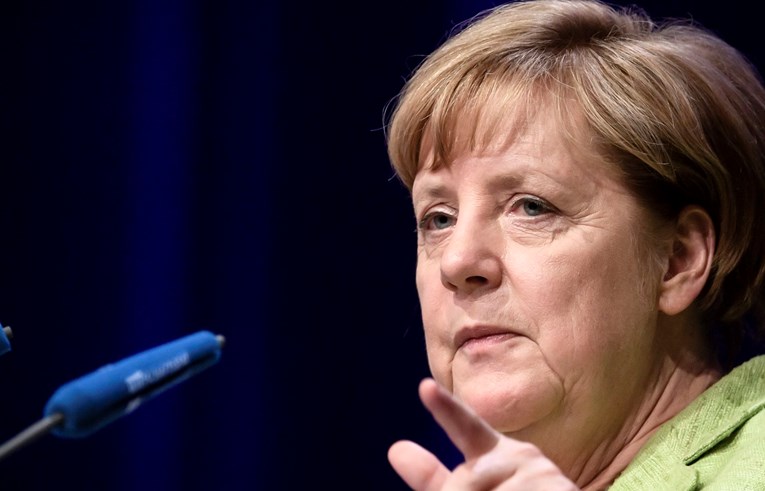 Merkel pozvala građane da se cijepe, no protiv je uvođenja obaveze cijepljenja