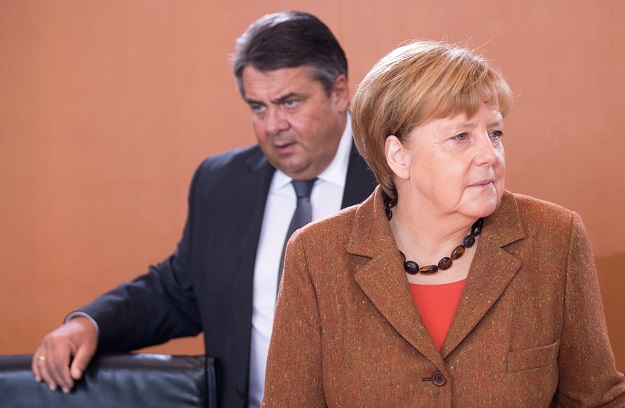 Merkel pod teškim optužbama partnera, tvrde da ubrzava propast Europe