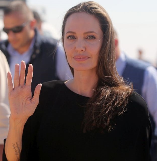 Angelina Jolie pala je na samo 35 kilograma: "Hranit će je na cjevčicu"