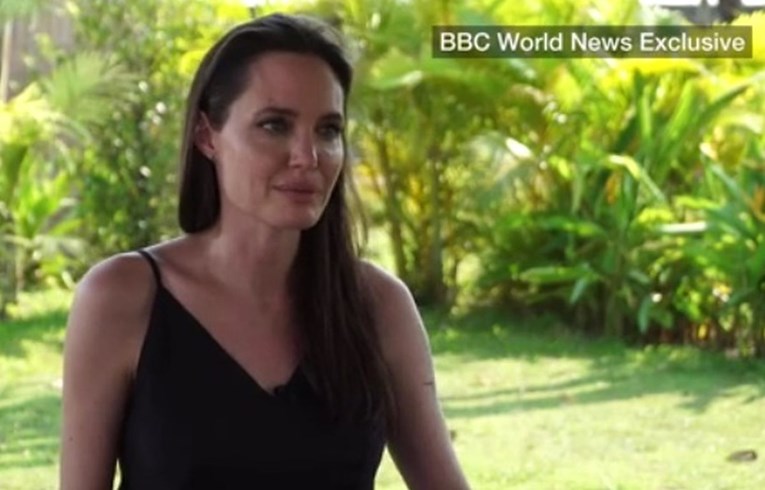 Angelina Jolie u suzama prvi put progovorila o razvodu: "Jako nam je teško"