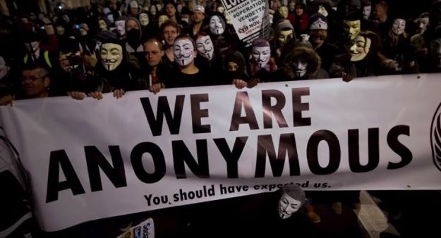 Anonymousi napadaju: Hakiraju profile ISIS-a i preko njih objavljuju pornografiju