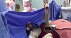 33-godišnjak svirao gitaru dok su mu liječnici izvodili operaciju na mozgu