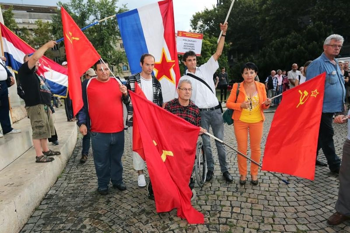 Zašto hrvatski antifašisti uporno mašu zastavama zločinačkog Sovjetskog Saveza?