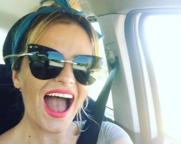 FOTO Antonija Blaće začudila obožavatelje fotkom s plaže: "Što ti je to po licu?"
