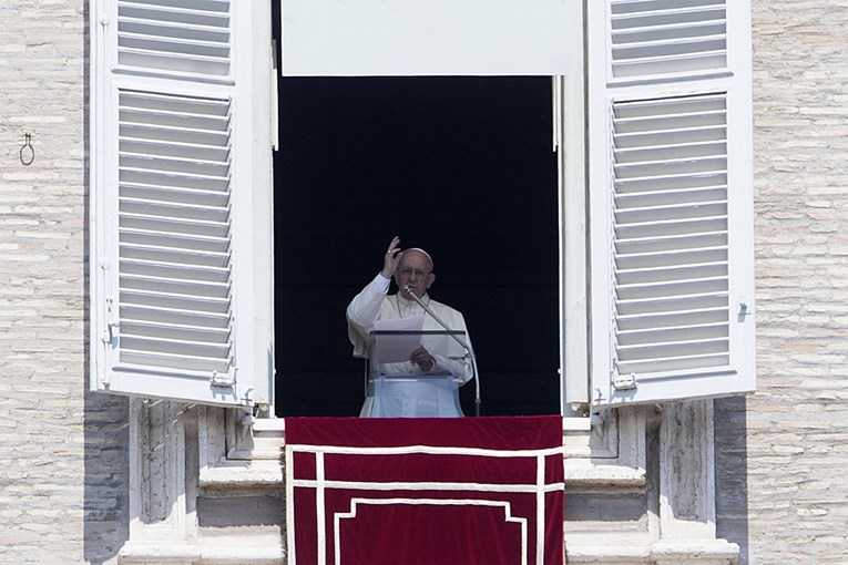 Papa pozvao kršćanske vođe s Bliskog istoka na dijalog o miru